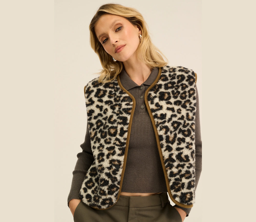 Alwero - Weste "TYB" Adult, LEOPARD WHITE, BRAUNER SAUM, Biowolle Ultra Light