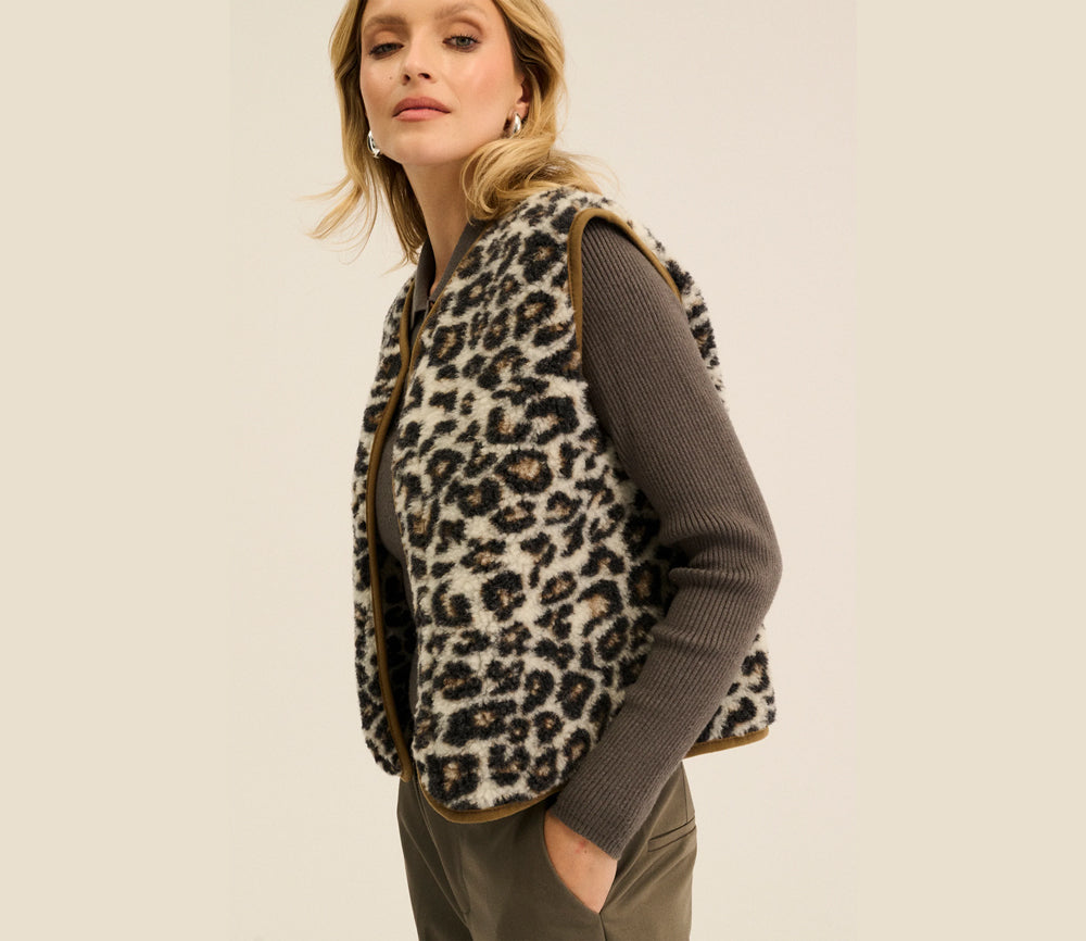 Alwero - Weste "TYB" Adult, LEOPARD WHITE, BRAUNER SAUM, Biowolle Ultra Light