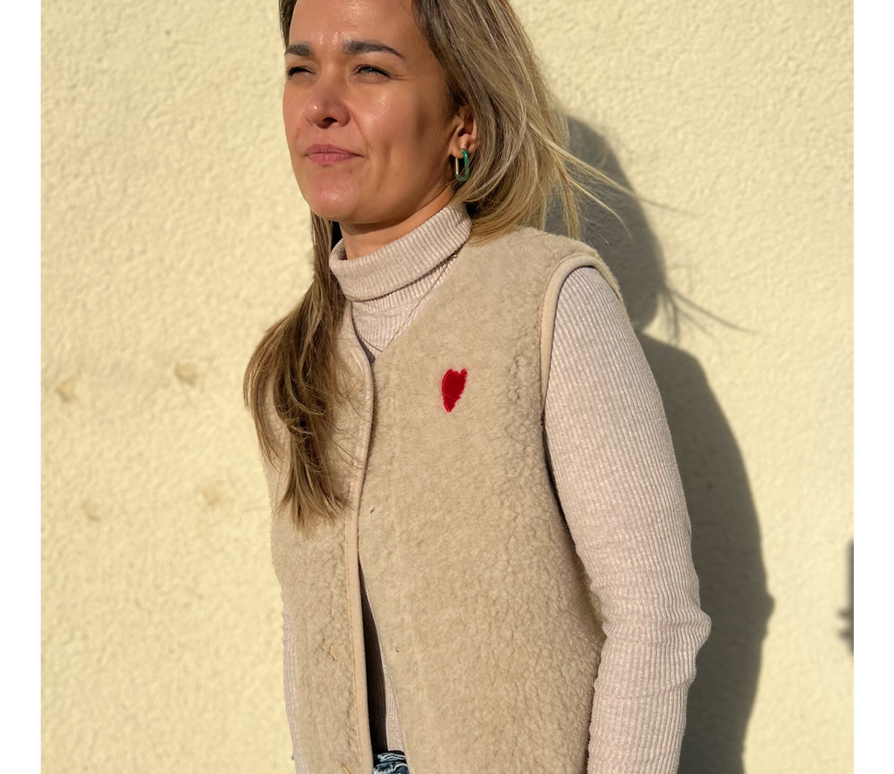 Alwero - Bodywarmer "TYB" ADULT, Biowolle, Sandy Brown mit HERZ, ultra light, SPECIAL EDITION