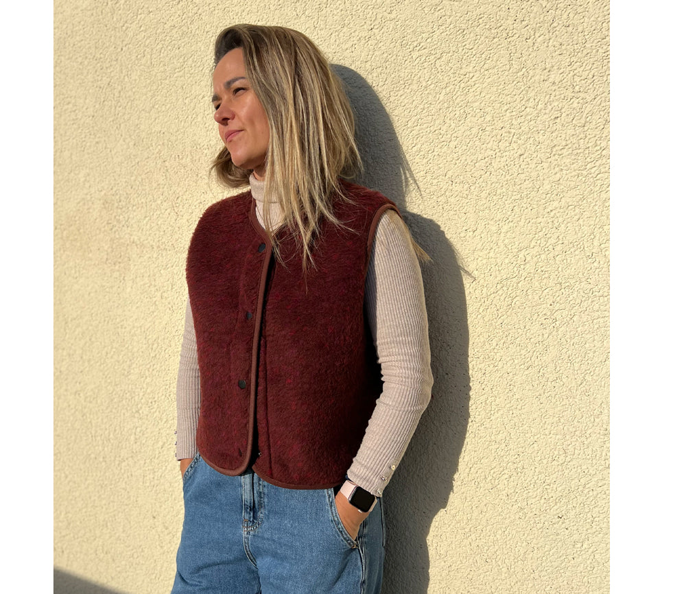 Alwero - Bodywarmer "TYB" ADULT, Biowolle, RED MULTI DOTS, ultra light