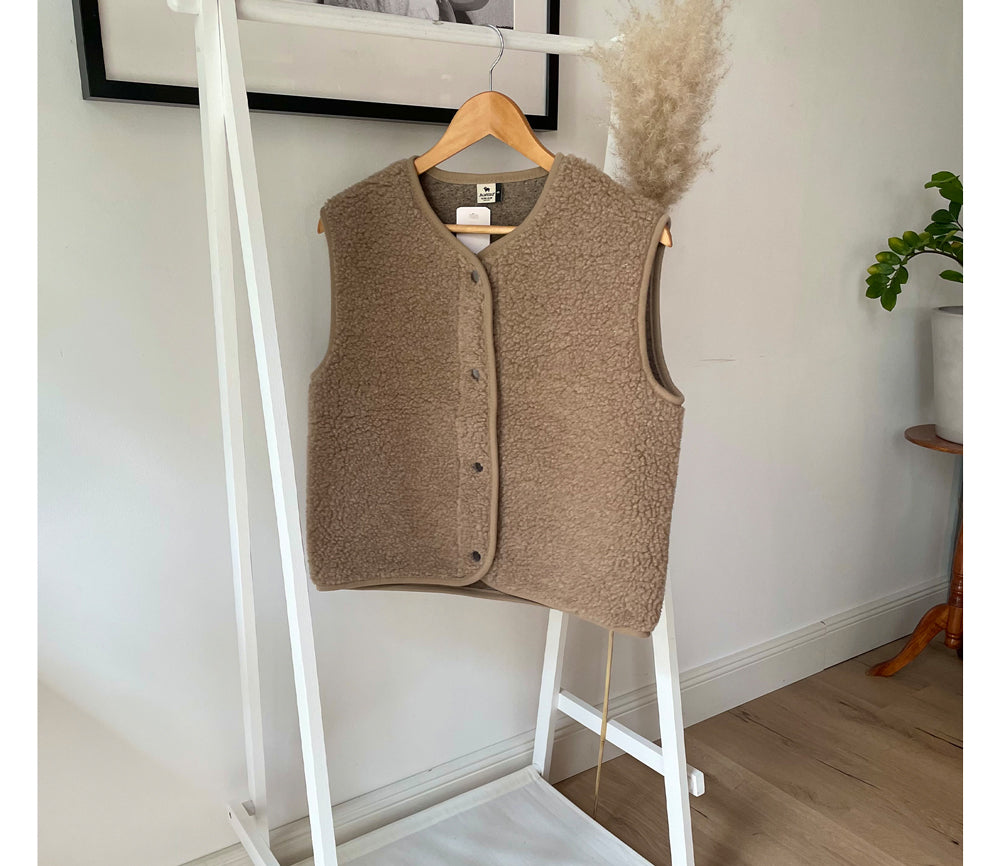 Alwero - Weste "TYB" Adult,  TAN, Biowolle Ultra Light